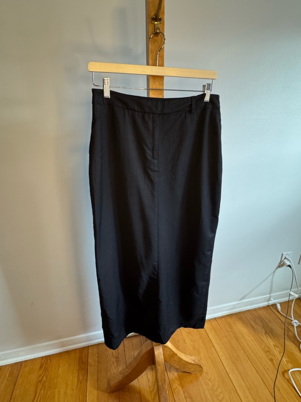 Women’s Black Maxi Column Skirt - Classic Sleek Silhouette | femme de carrière